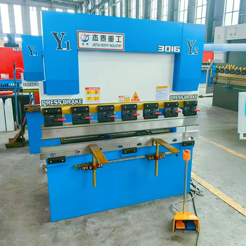 H0c75fcdd5ce74b37b9476b0bb6c48dd6r.webp WC67K-30T/1600 Mini Automatic Motor Pump Bearing CNC Steel Aluminum Hydraulic Stainless Steel Press Brake Bending Machine - Image 2