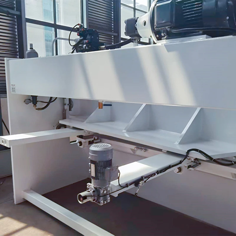 H504ac0f99f3d4a6989abf2402268e395Y.webp High Performance QC11K-6*2500 Hydraulic Guillotine Plate Shear Machine Photoelectric Protection Safer Design Pump Gear Motor - Image 6
